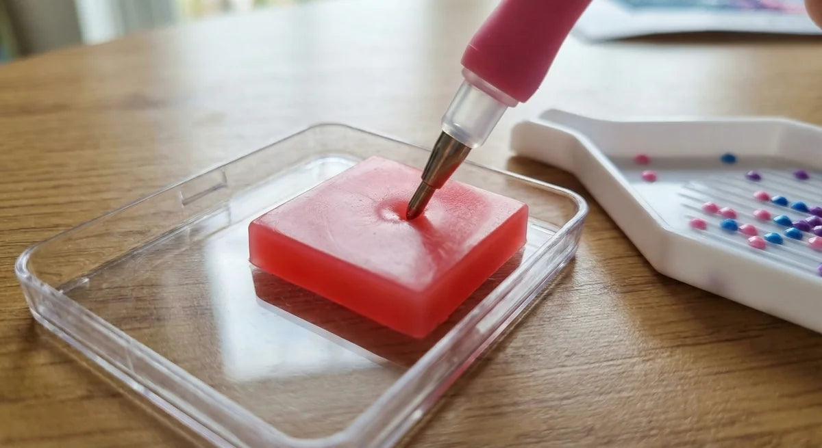 How to use diamond painting wax correctly