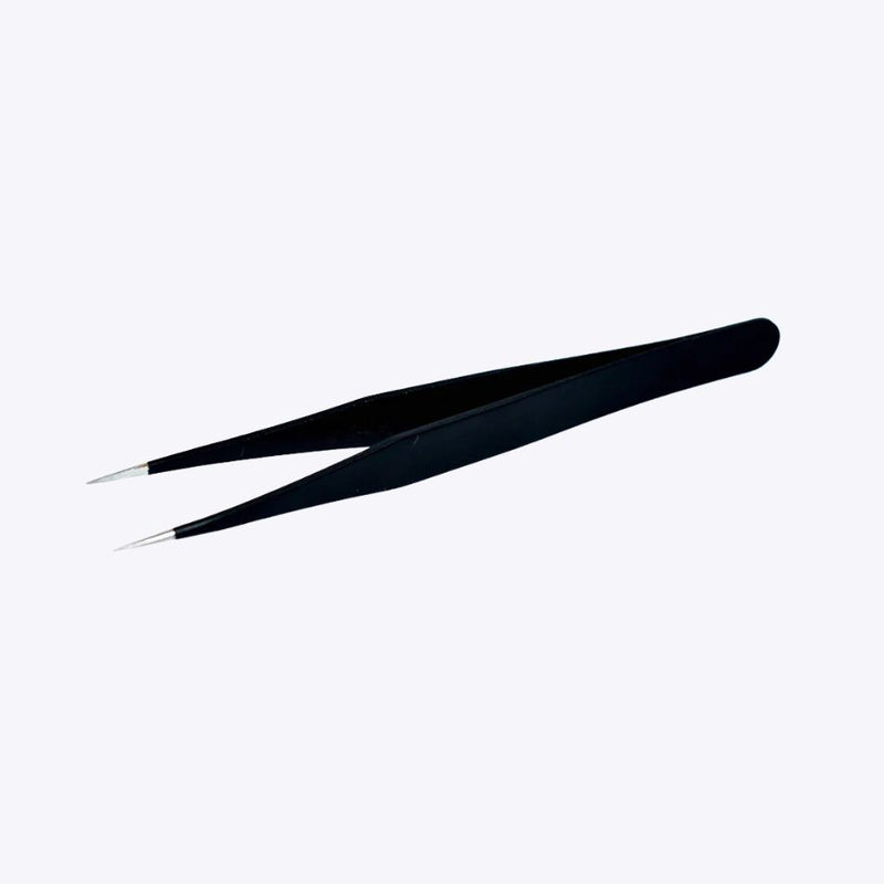 Diamond painting tweezers in use