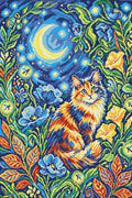 Miniatyrbild: Lurvig katt bland blå och gula blommor och eldflugor under måne och stjärnor