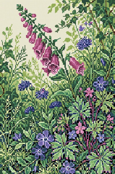 Diamond painting-motiv med rosa och lila vildblommor bland täta gröna blad